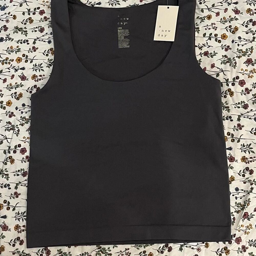 NWT A New Day Seamless Tank Top Size Large Gray Built-In Shelf Bra